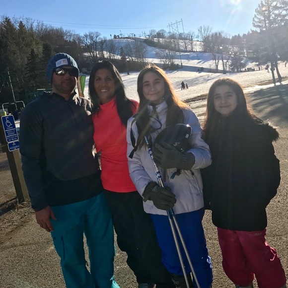 Meet your Posher, Andrea - Picture 3 of 4